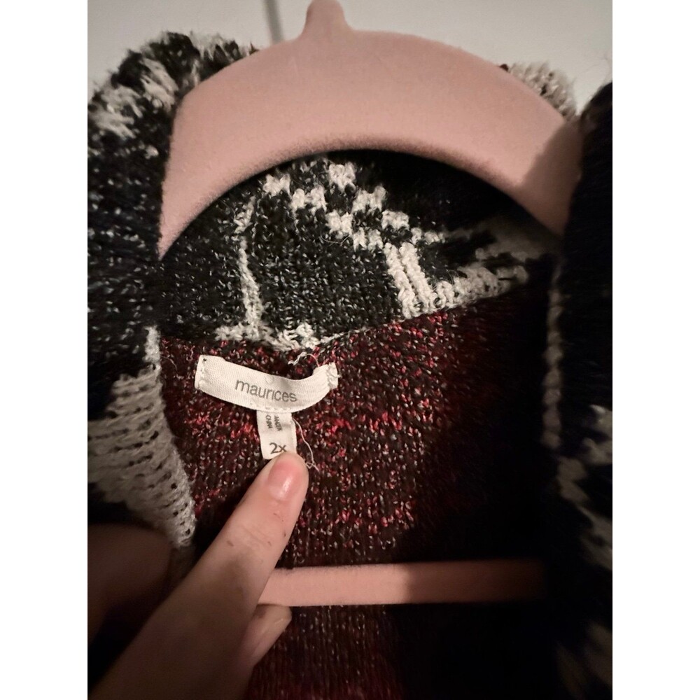 Maurice’s cardigan! - Picture 4 of 4